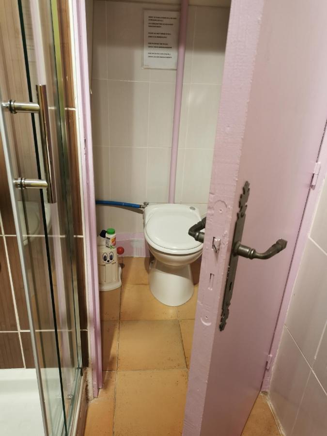 Appartement En Sous Sol De Villa Avec Acces Jardin Et Piscine Μασσαλία Εξωτερικό φωτογραφία